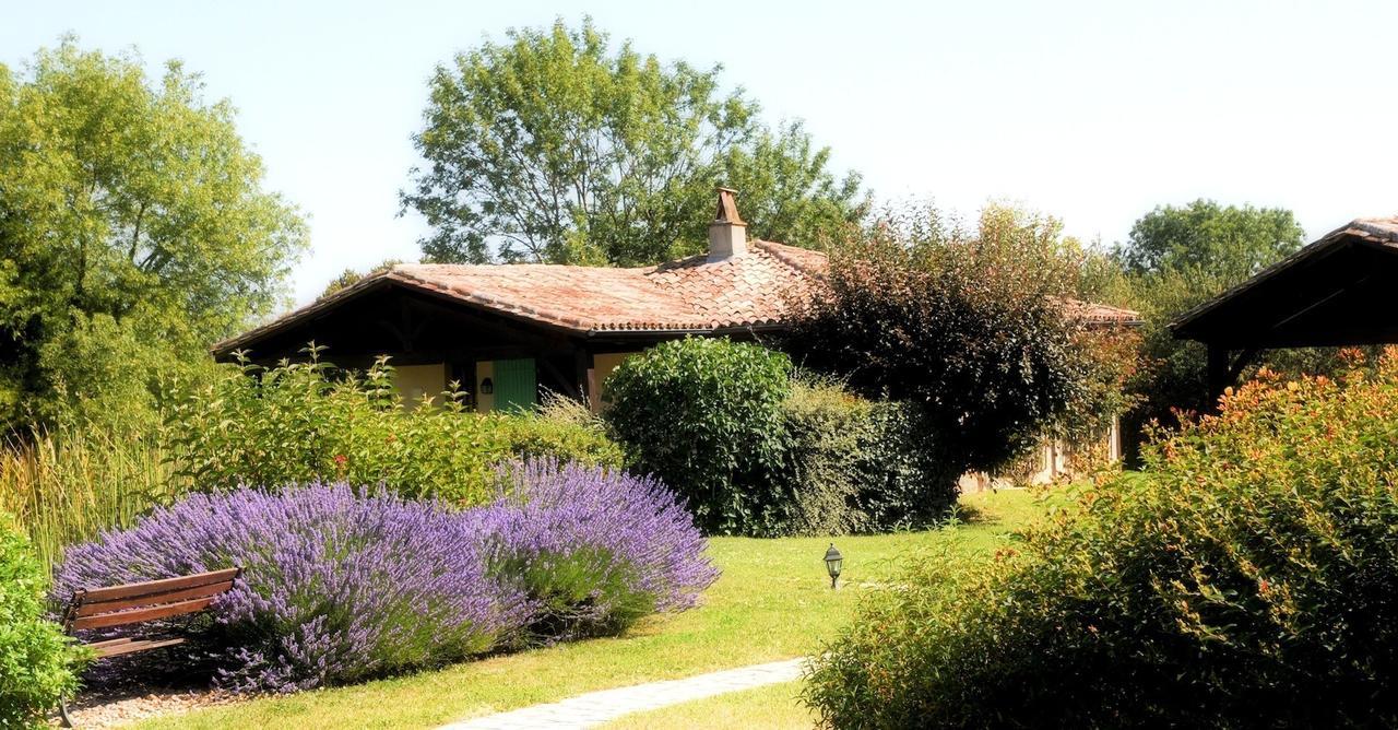 Au Jardin Fleuri Hotel Bosset Kültér fotó