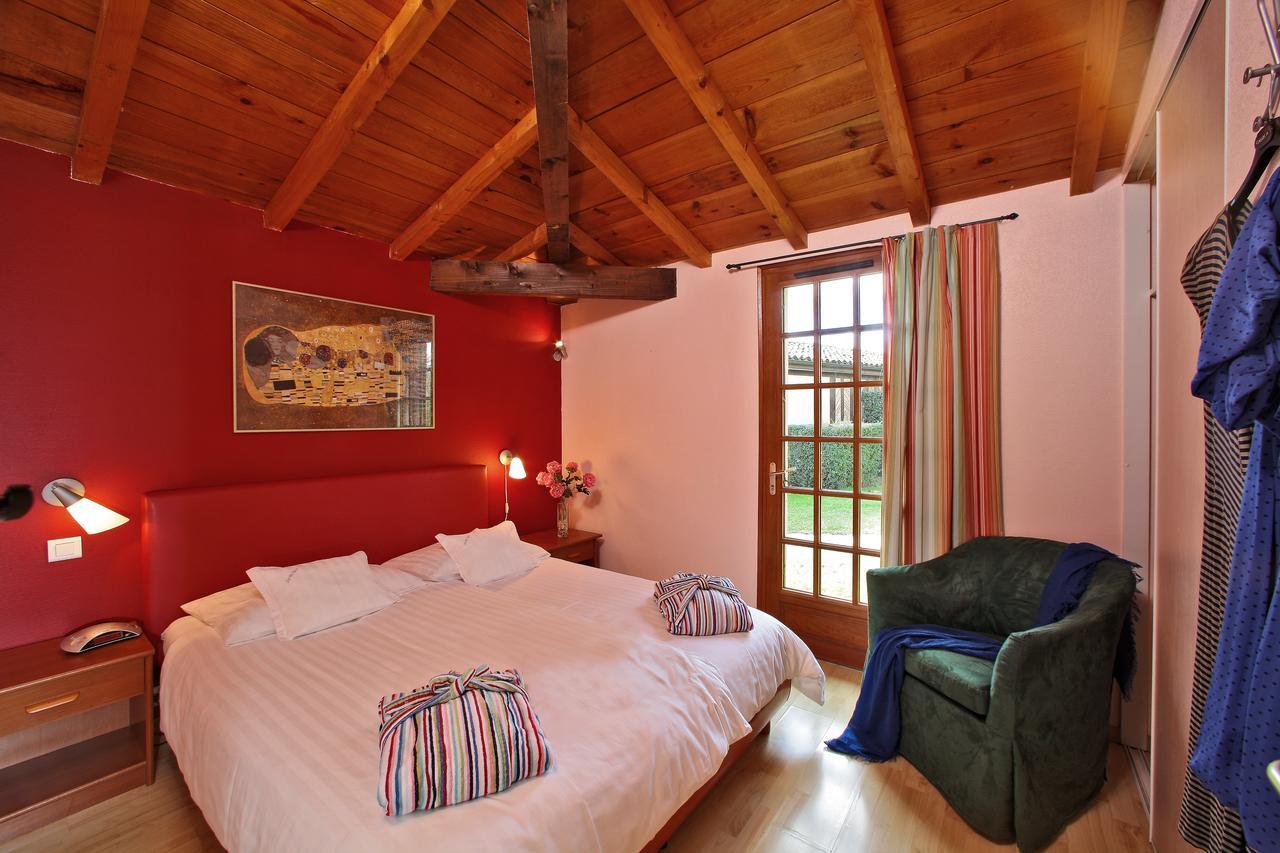 Au Jardin Fleuri Hotel Bosset Szoba fotó